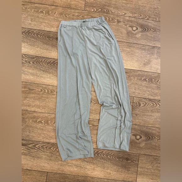 Naturana women’s Gray Pants wide legged pants Small - Picture 1 of 5